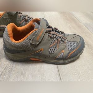 Merrell Unisex Trail Chaser hiking sneakers, size 6.5. Great condition!